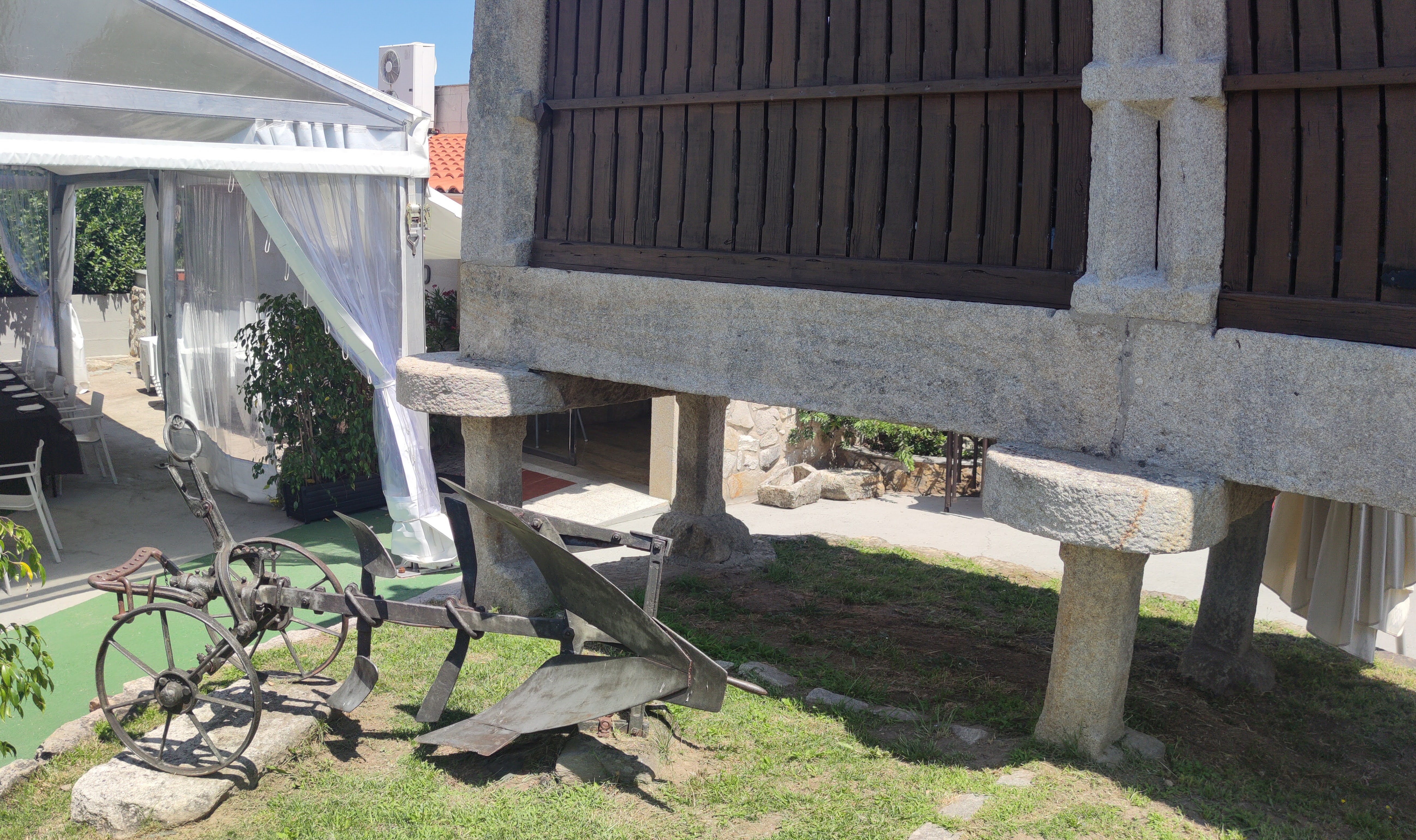 Terraza y entorno de O Largo da Costa
